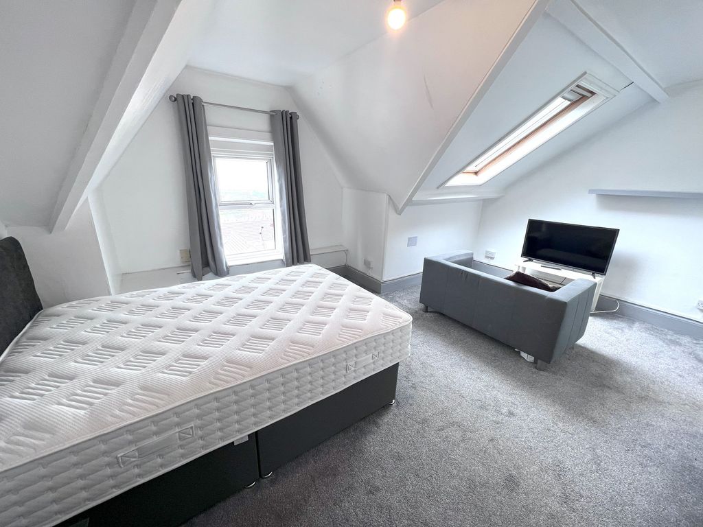 Property photo 3 of 6