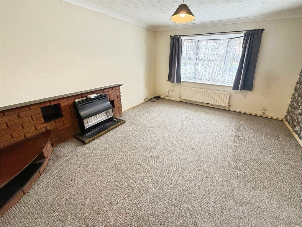 Property photo 2 of 8 Lounge