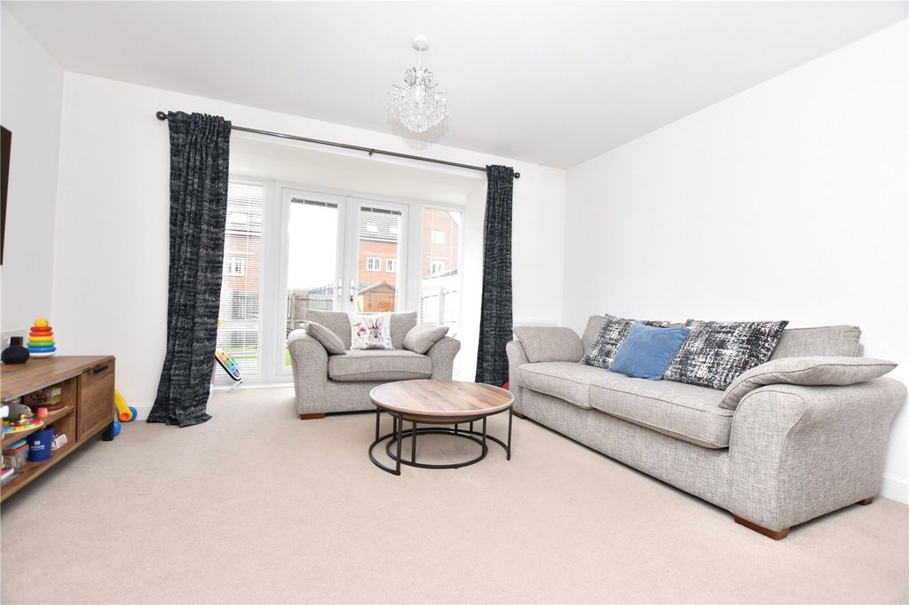 Property photo 3 of 19 Picture No. 08