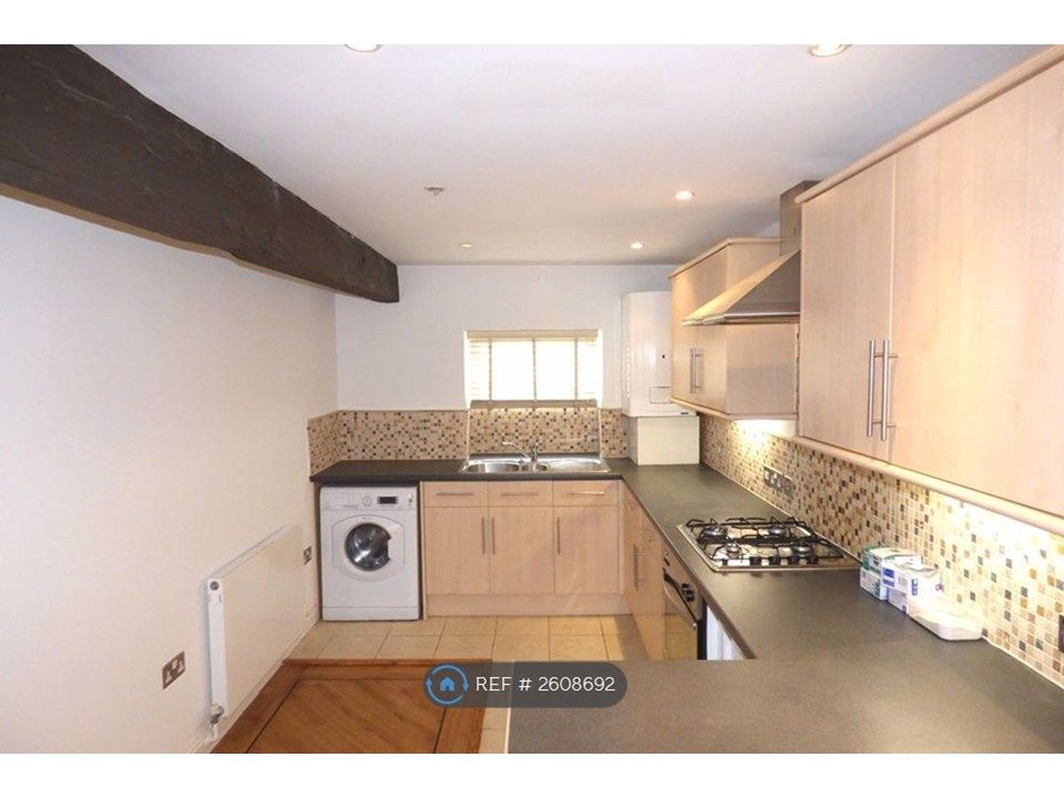 Property photo 3 of 14 Kitchen Area