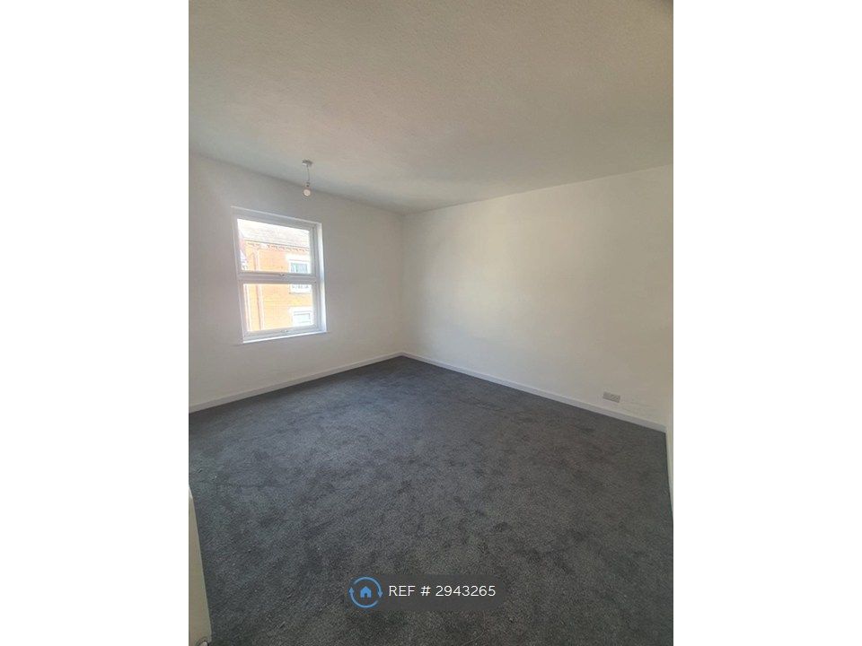 Property photo 1 of 13 Bedroom 1