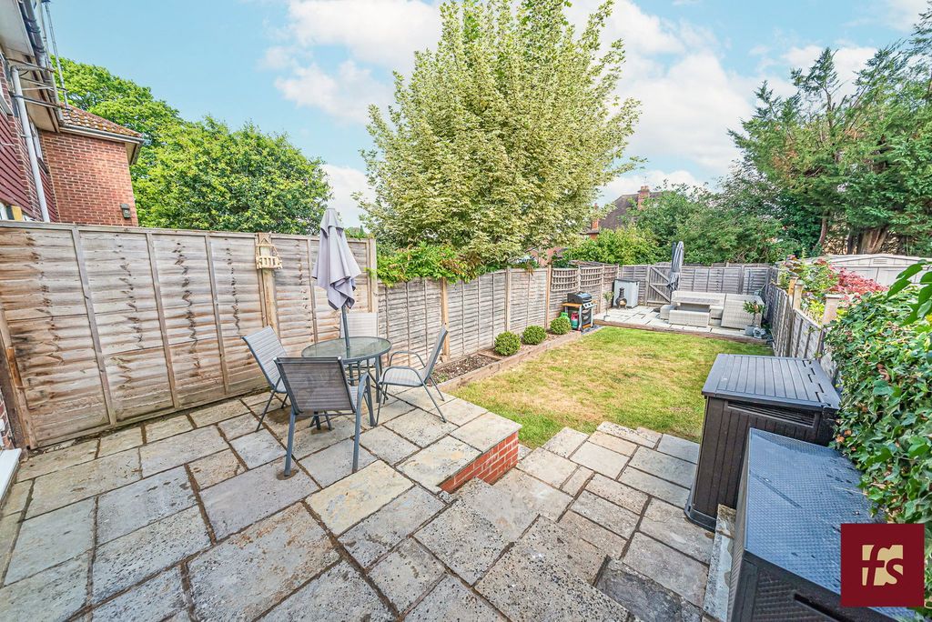 Property photo 2 of 28