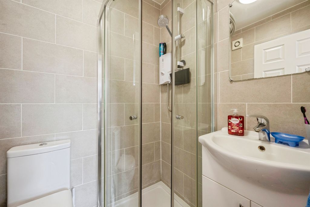 Additional image 13 of 5 bed semi-detached house for saleWest Common Lane, Scunthorpe DN17