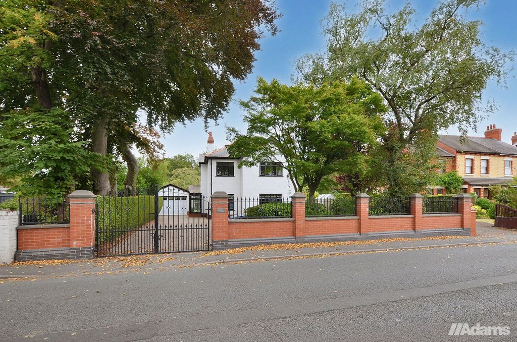Property photo 1 of 44