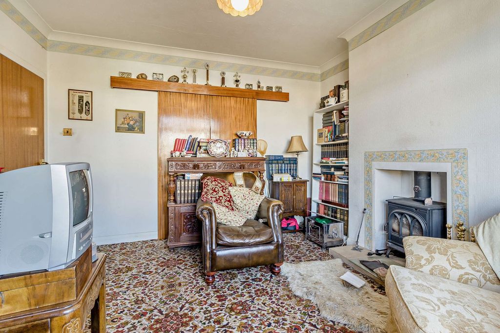 Property photo 3 of 19