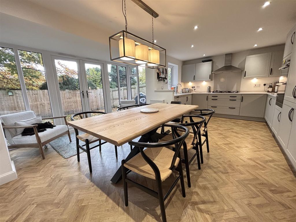 Property photo 2 of 21