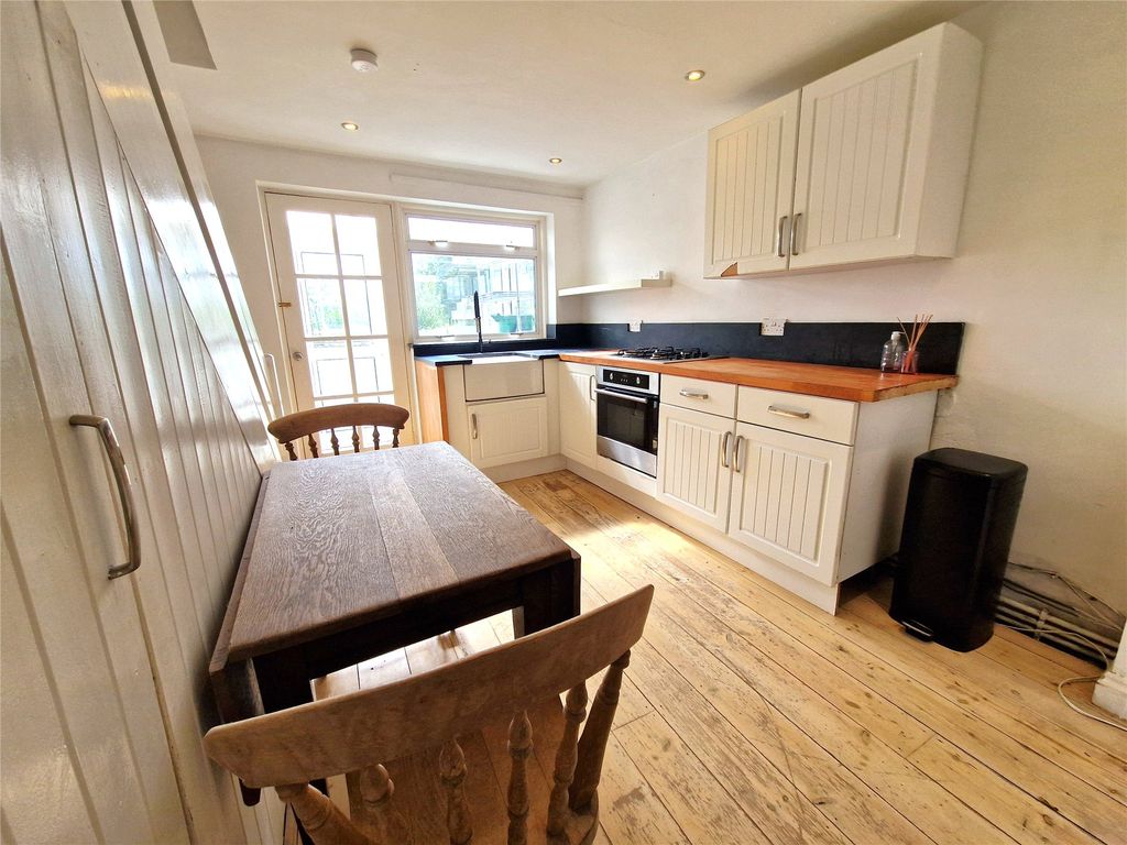 Property photo 2 of 12 Picture No. 19