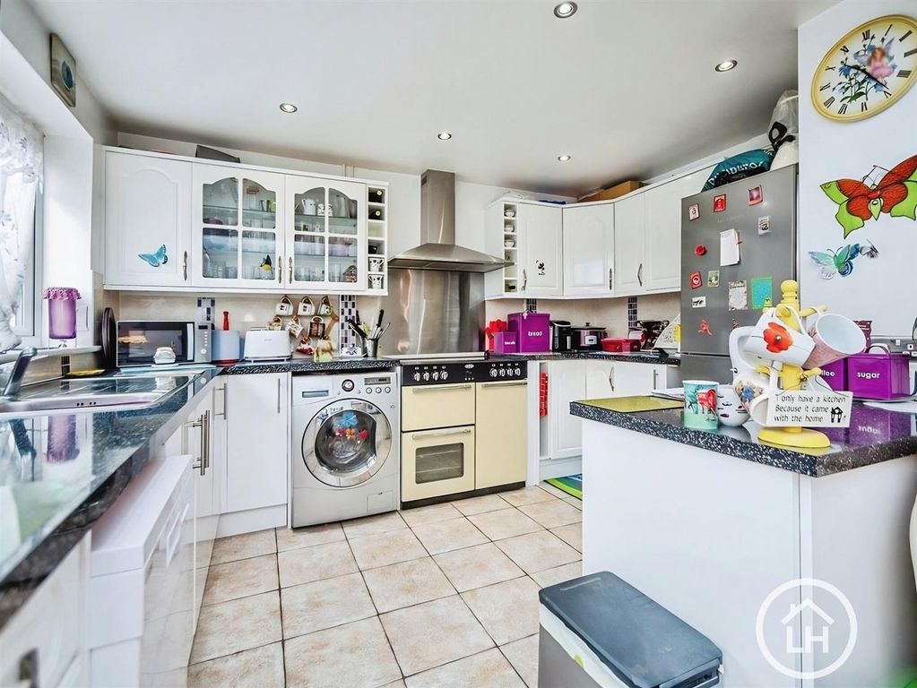 Property photo 2 of 13 Kitchen