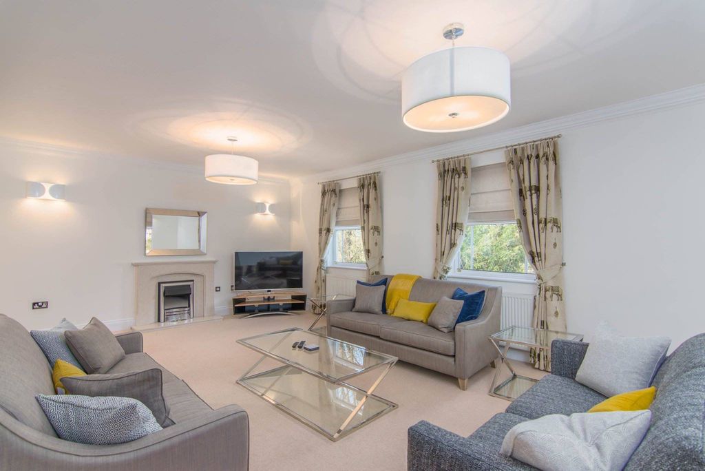 Property photo 2 of 15 Living Room