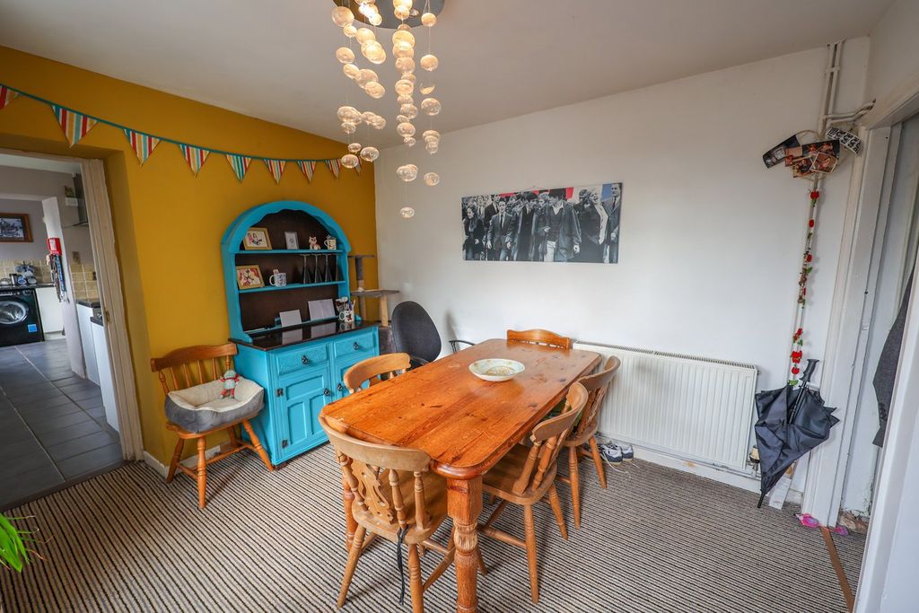 Property photo 2 of 22