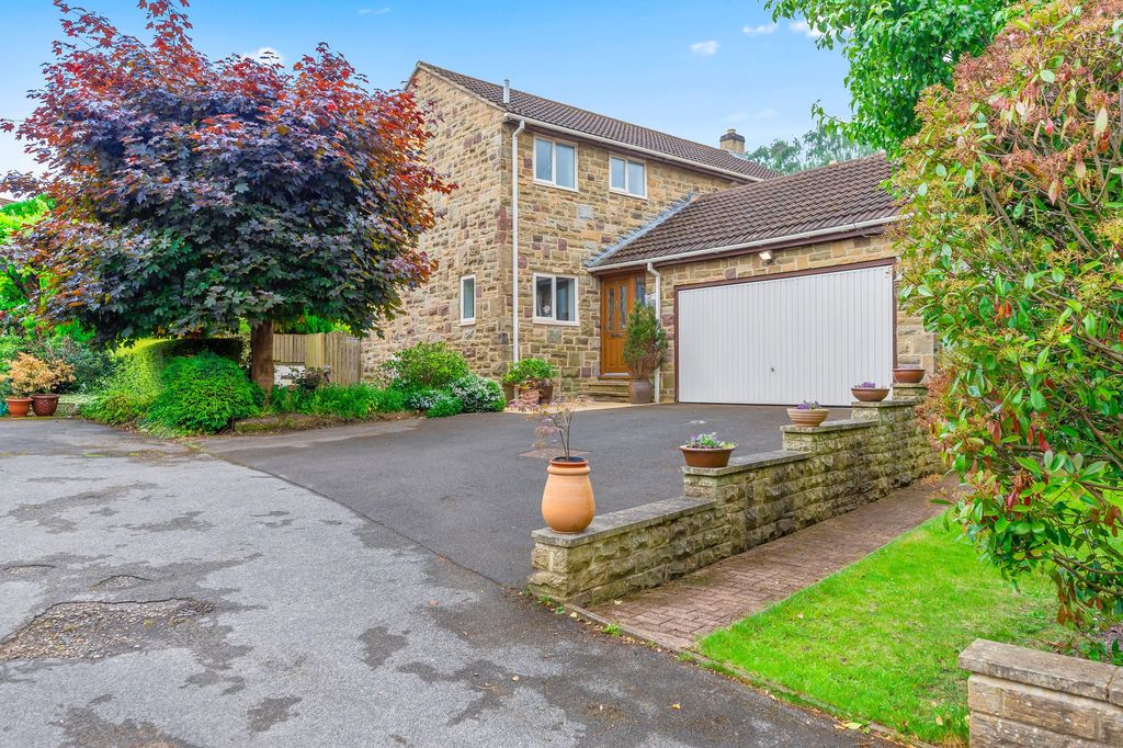 Property photo 1 of 34