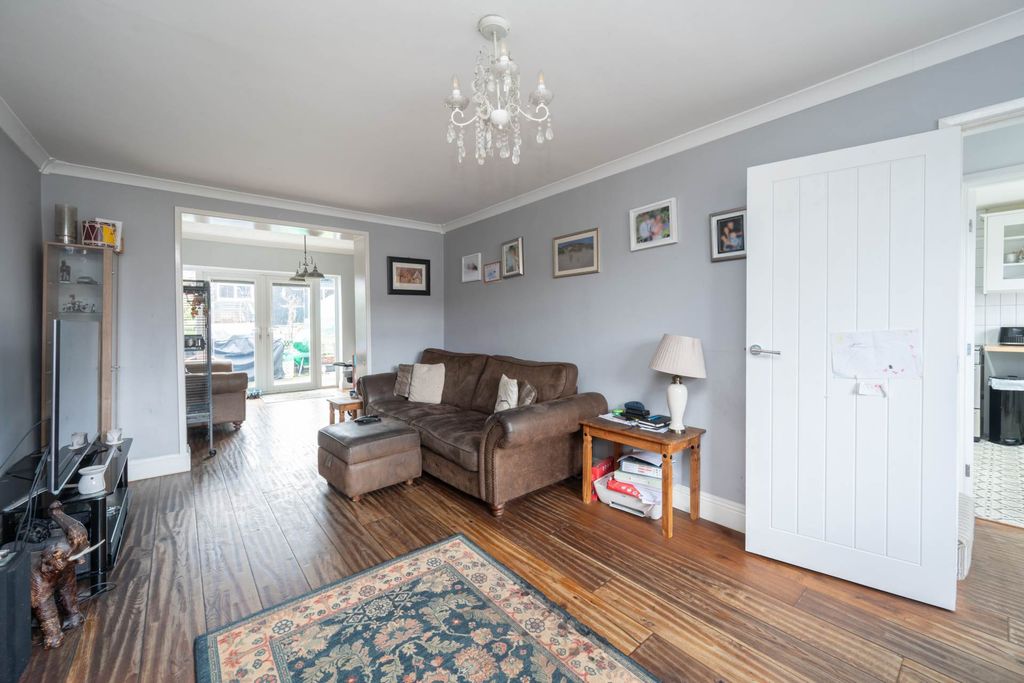 Property photo 3 of 21