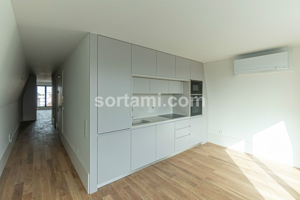 Property photo 1 of 34