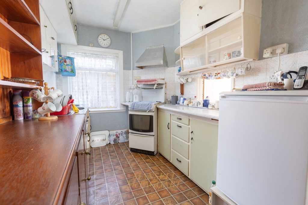 Property photo 3 of 21