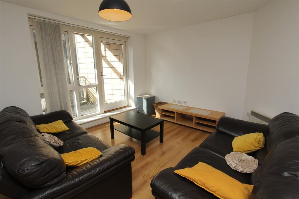 Property photo 1 of 12 Living Room.Jpg