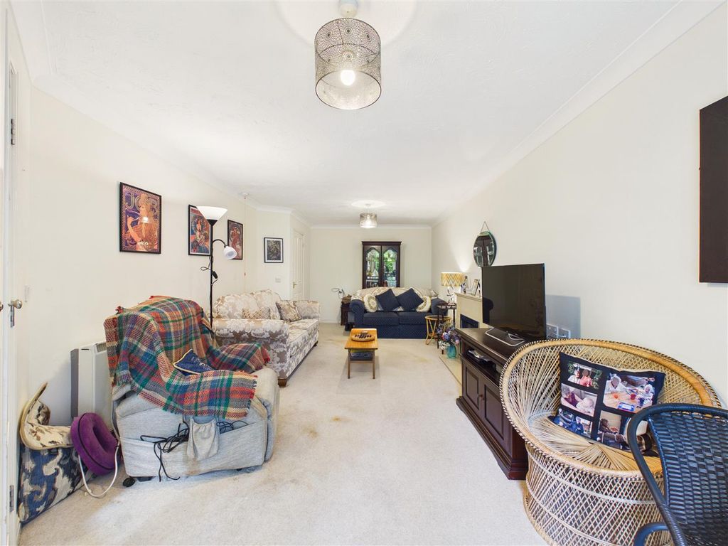 Property photo 2 of 12 Cam05193G0-Pr0150-Still005.Jpg