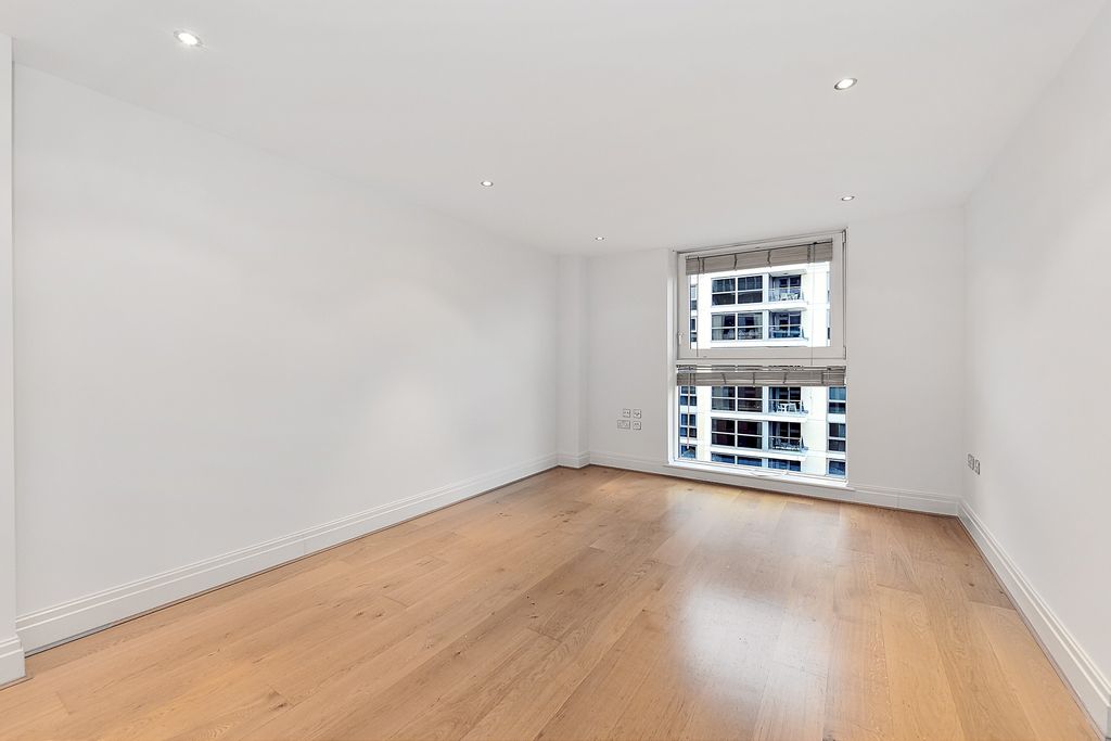 Property photo 2 of 8 Picture 2