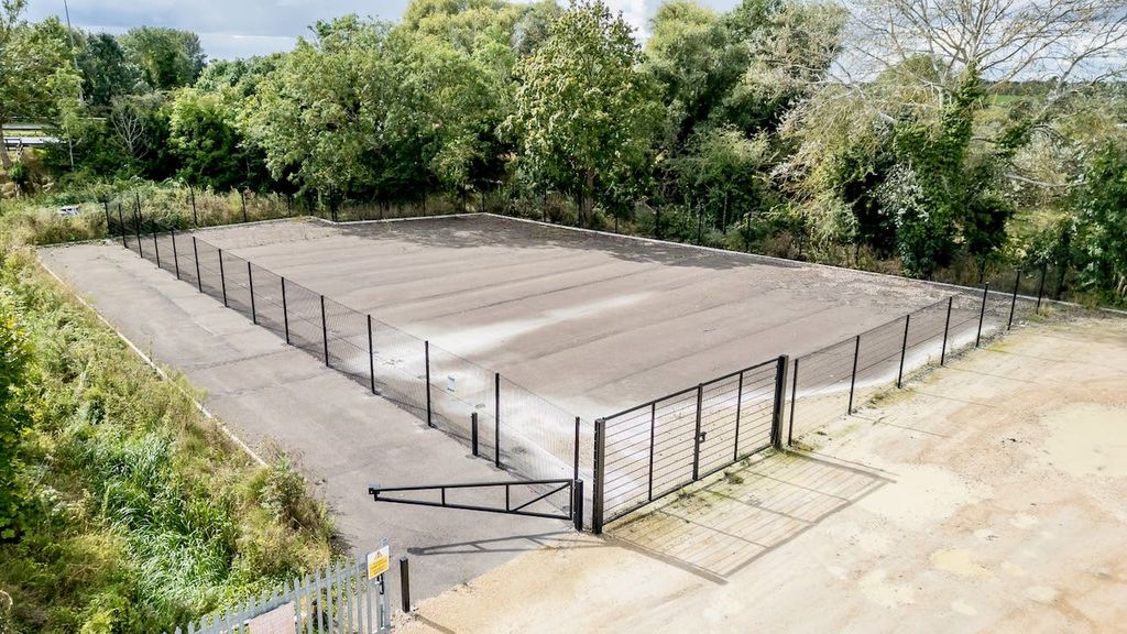 Property photo 1 of 5 Albone Way Biggleswade23.Jpeg