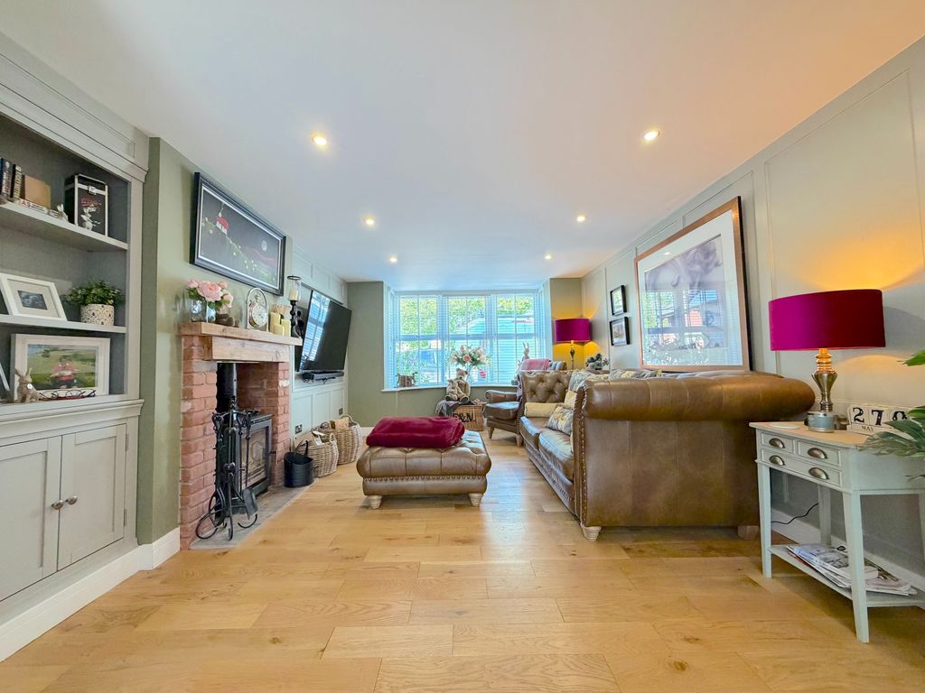 Property photo 2 of 40
