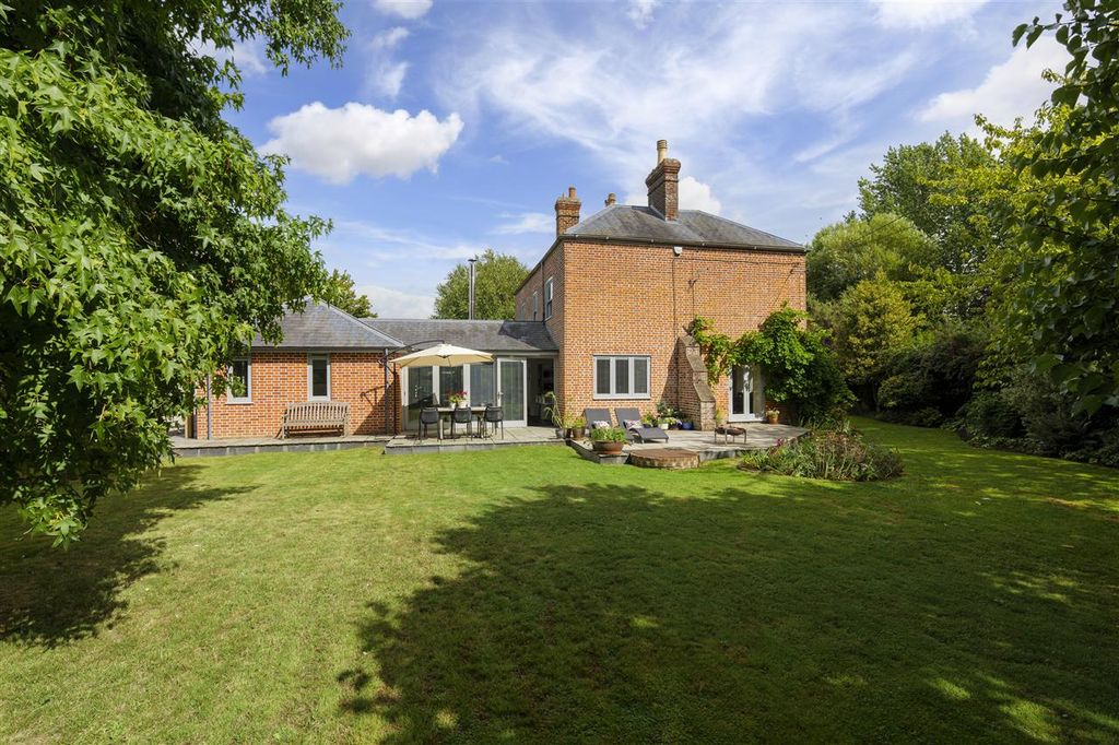 Property photo 3 of 33