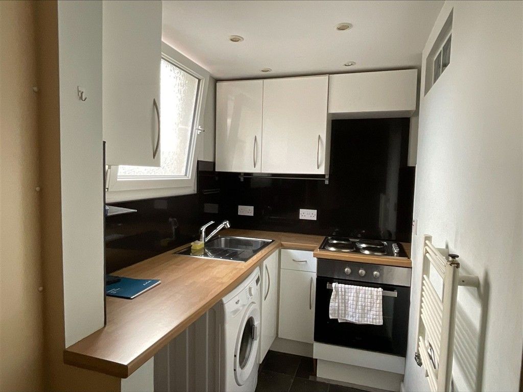 Property photo 2 of 5 Kitchen