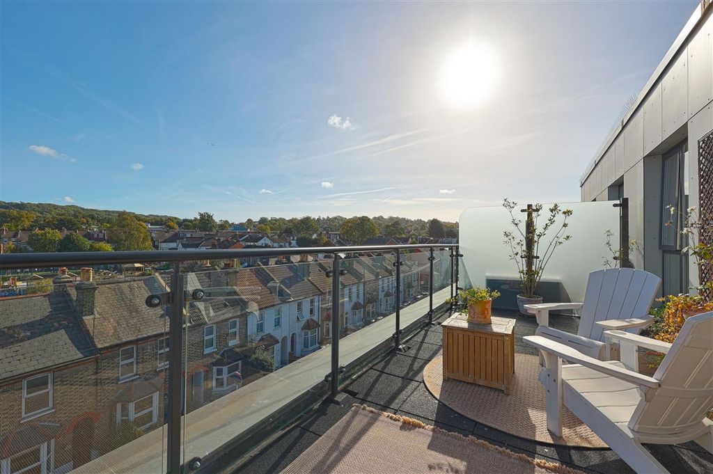 Property photo 3 of 12 Balcony