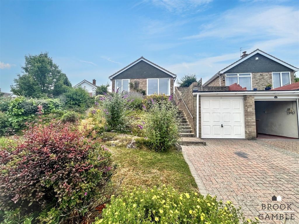 Property photo 1 of 17 01323 438506
