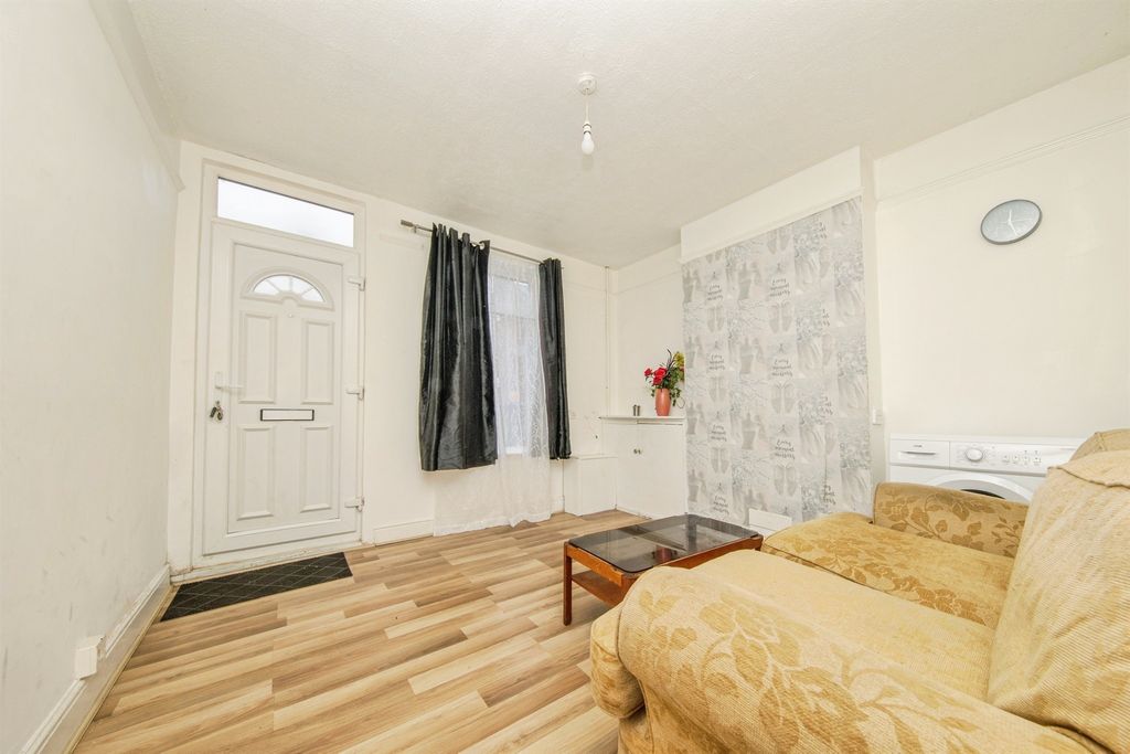 Property photo 2 of 16