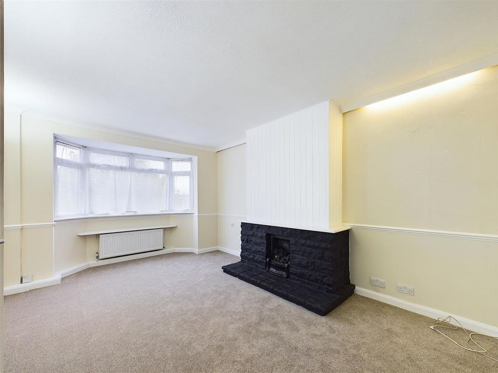 Property photo 2 of 9 Cam03510G0-Pr0242-Still007.Jpg