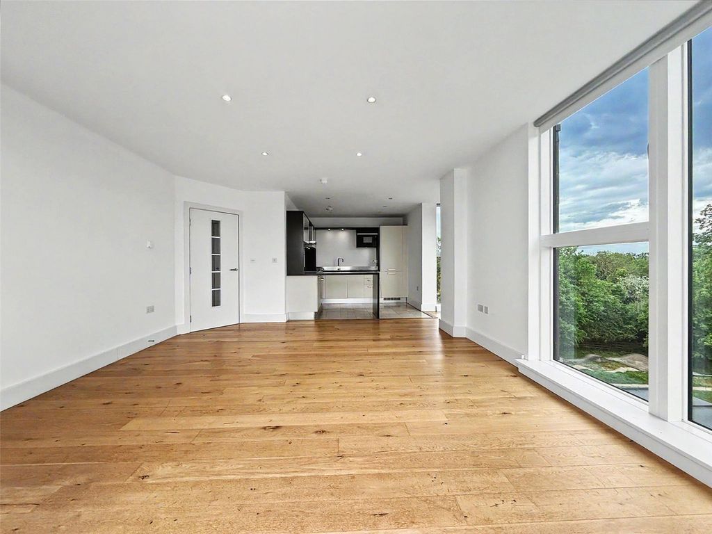 Property photo 3 of 14 Picture No. 24