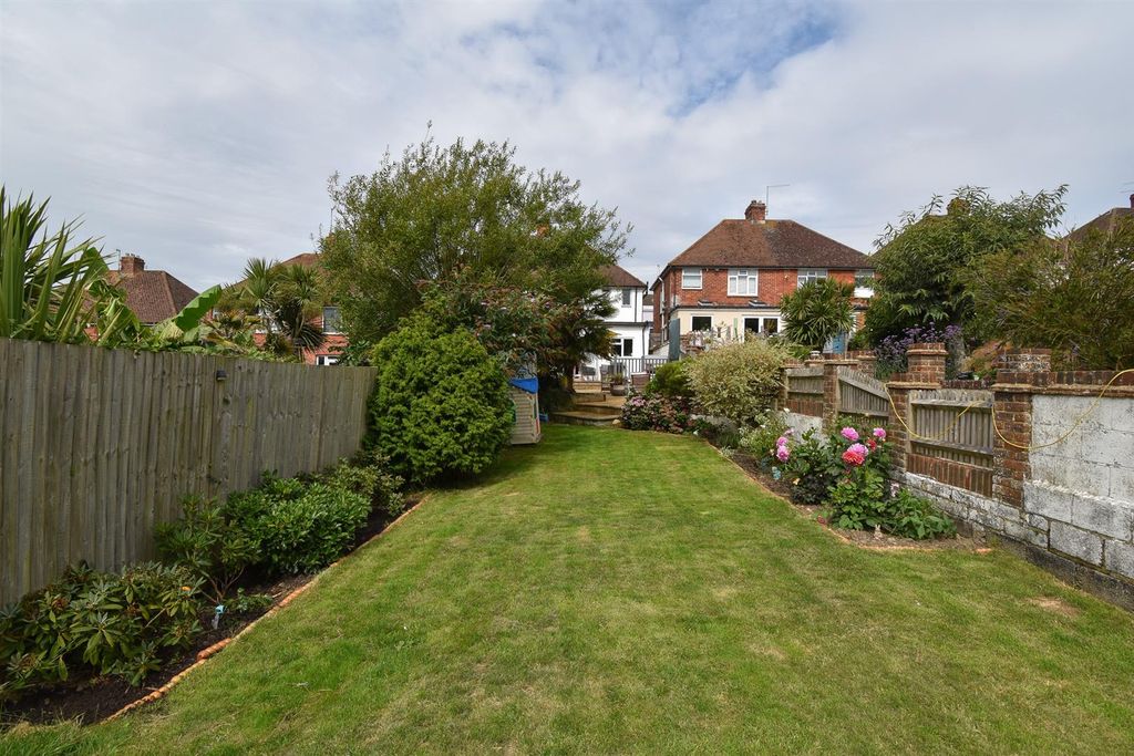 Property photo 1 of 19 Garden