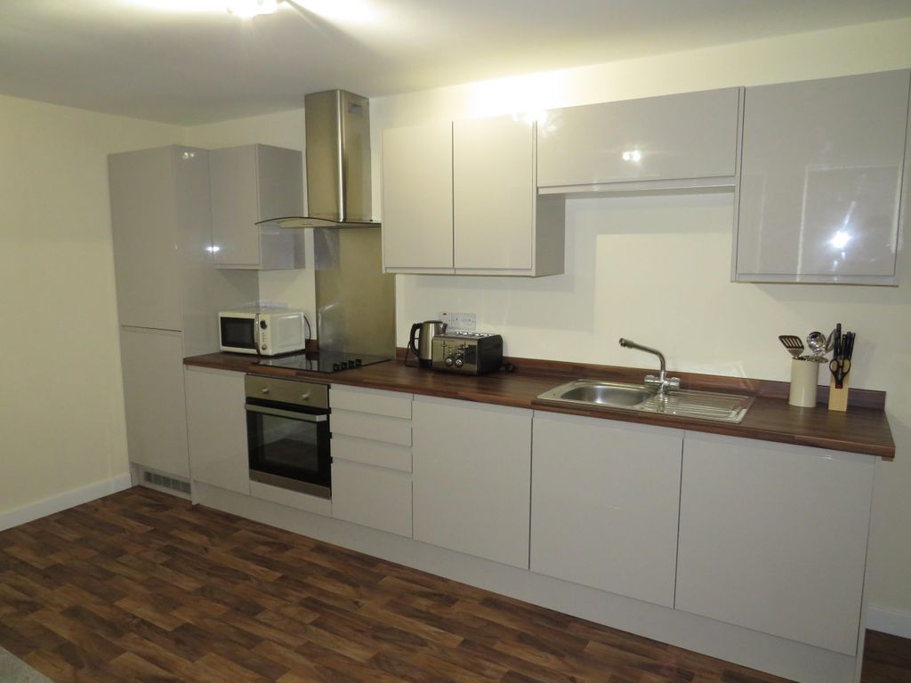 Property photo 2 of 6 Kitchen