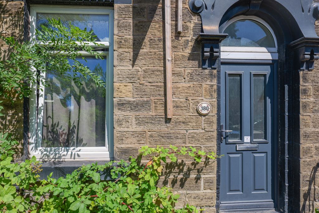 Property photo 1 of 18 Exterior
