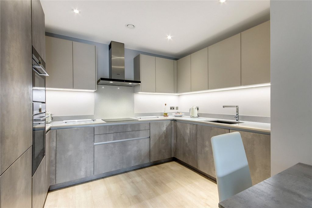 Property photo 3 of 15 Kitchen