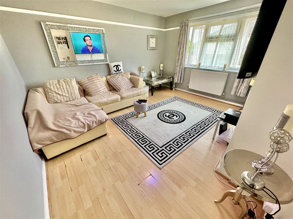 Property photo 2 of 8 Living Room