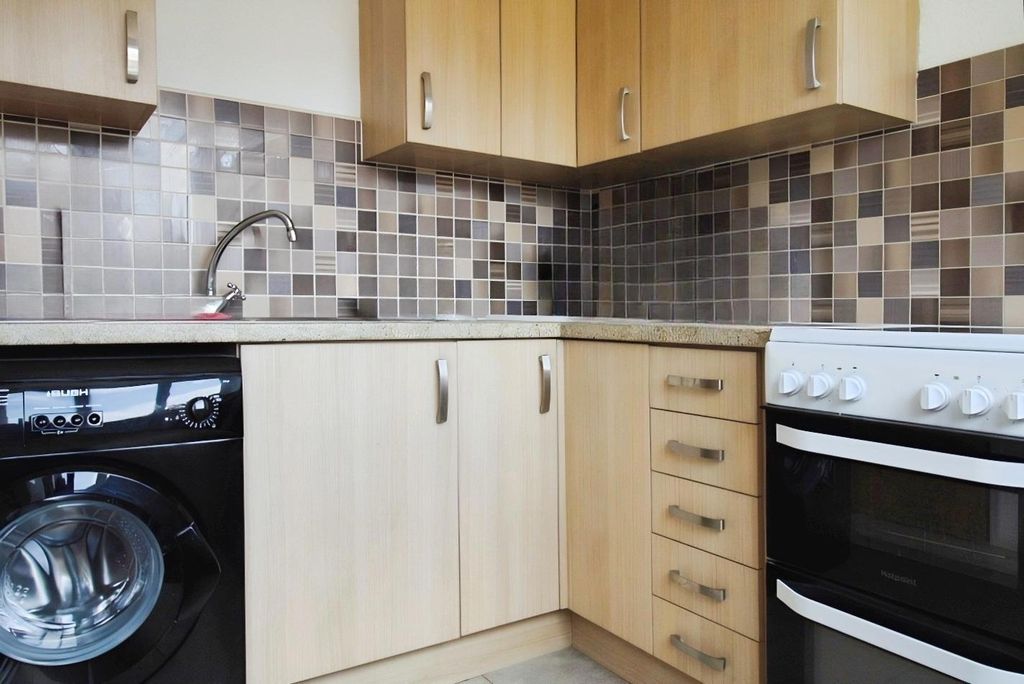 Property photo 3 of 6 Pbox-Img.Jpg