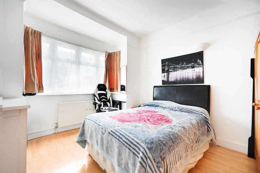 Property photo 3 of 16 A_E04775