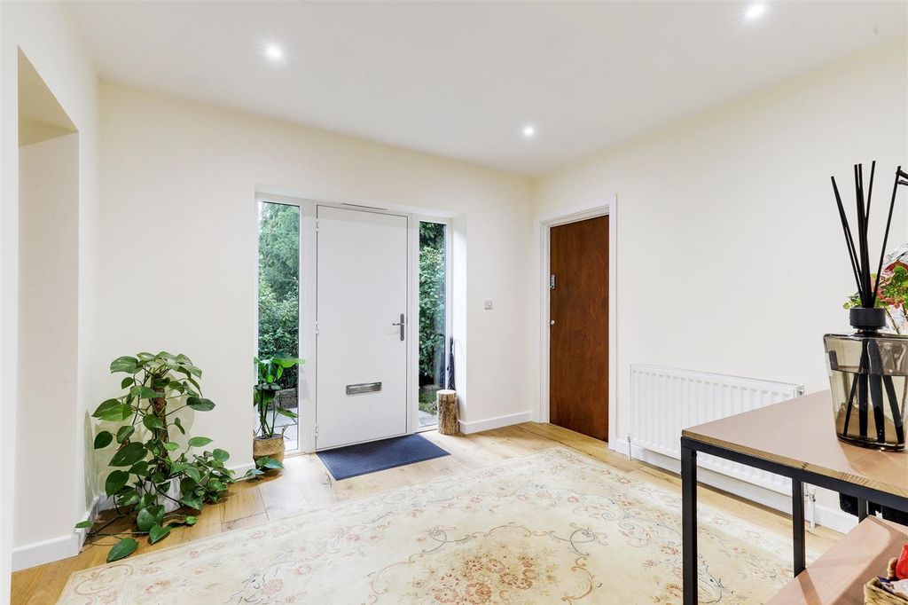 Property photo 1 of 29