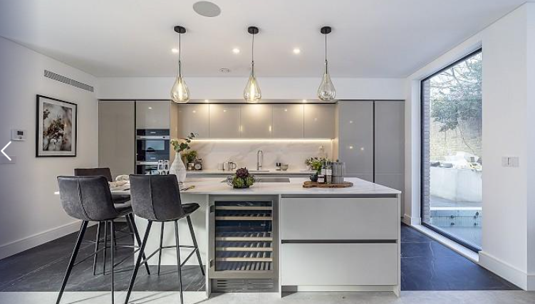 Property photo 2 of 9 2