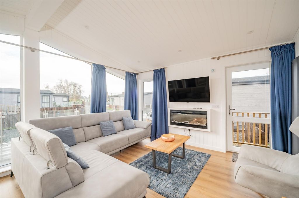 Property photo 2 of 22 12 The Paddocks Silverwood Resort-12.Jpg