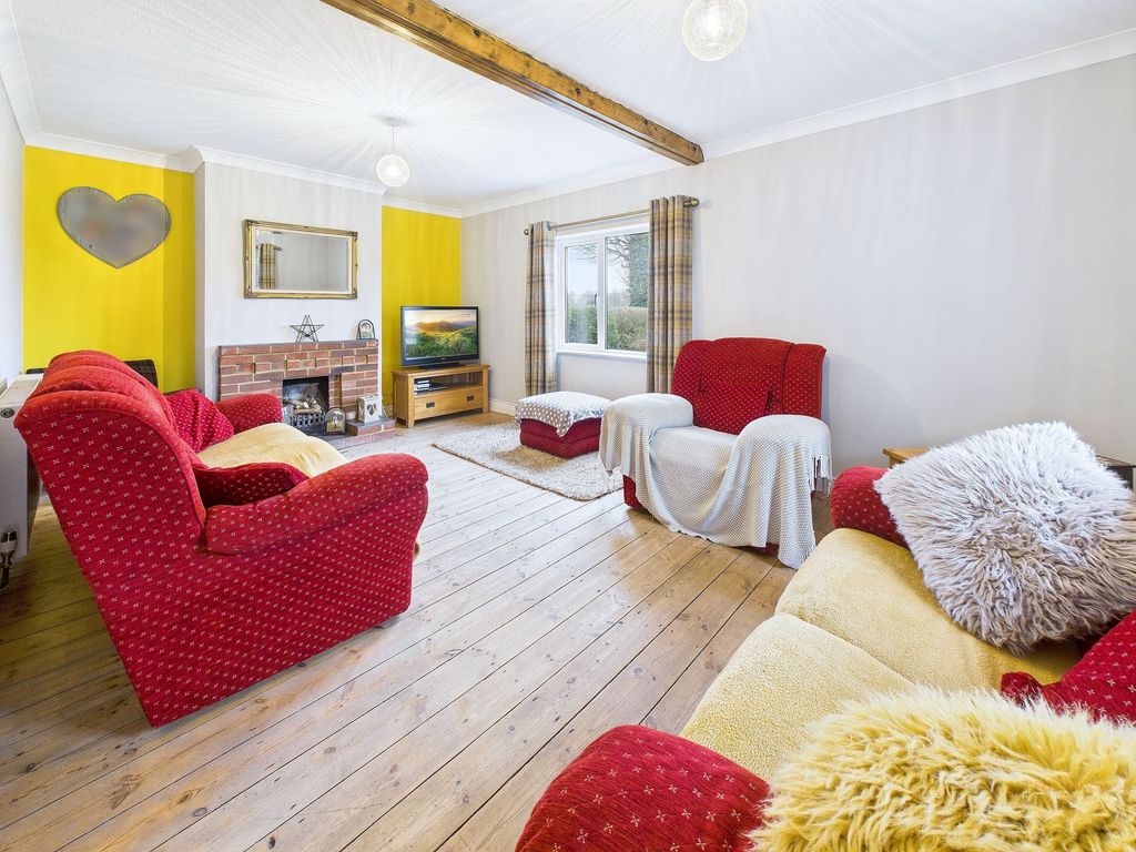 Property photo 2 of 20 Living Room