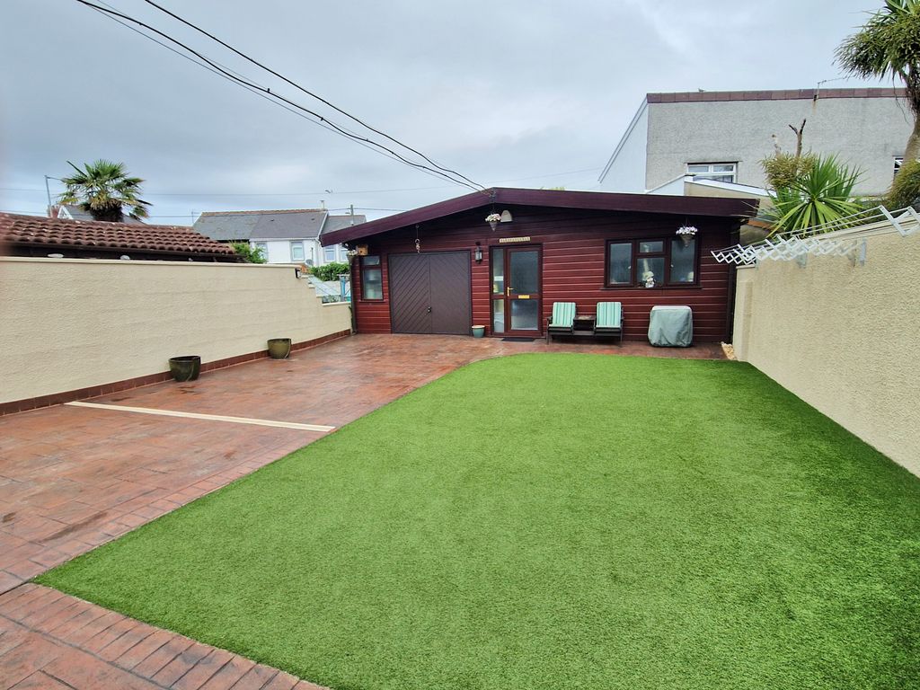 Property photo 2 of 29