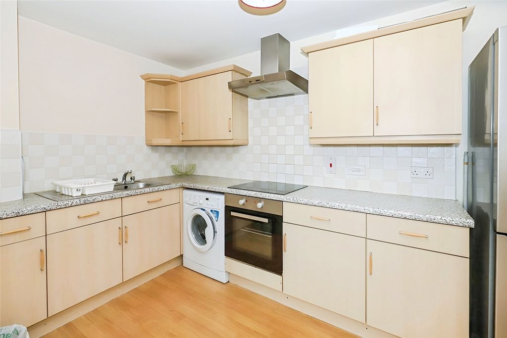Property photo 3 of 7 Kitchen