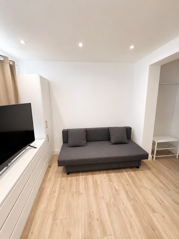 Property photo 3 of 6 Living Room