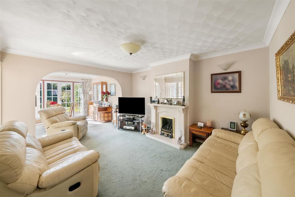 Property photo 2 of 14