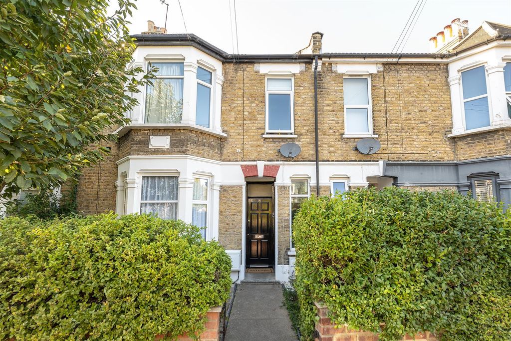Property photo 1 of 33 Morley Road, E10