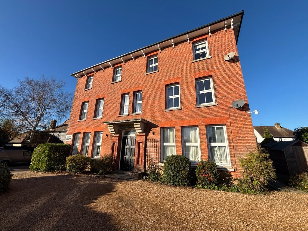 Property photo 1 of 8