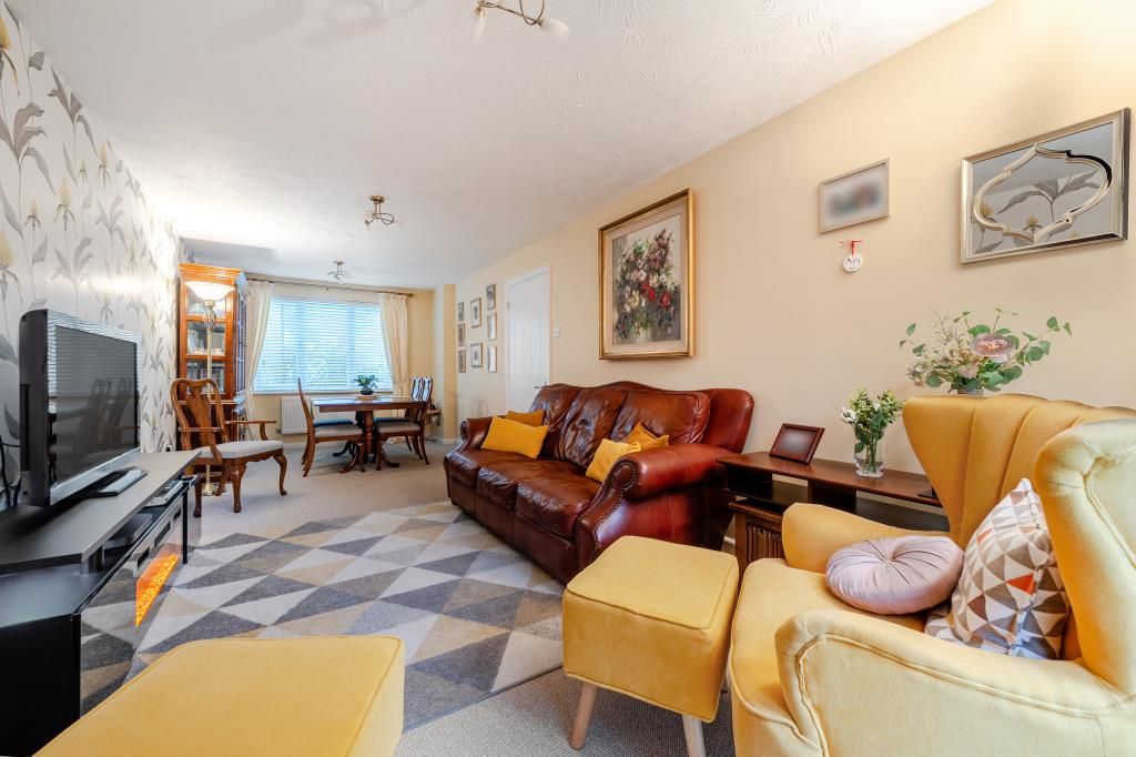 Property photo 2 of 20 Living Room