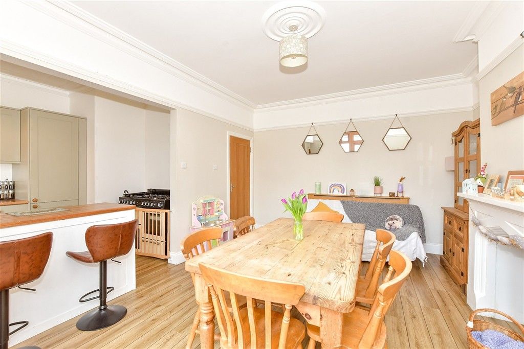 Property photo 2 of 16 Dining Area