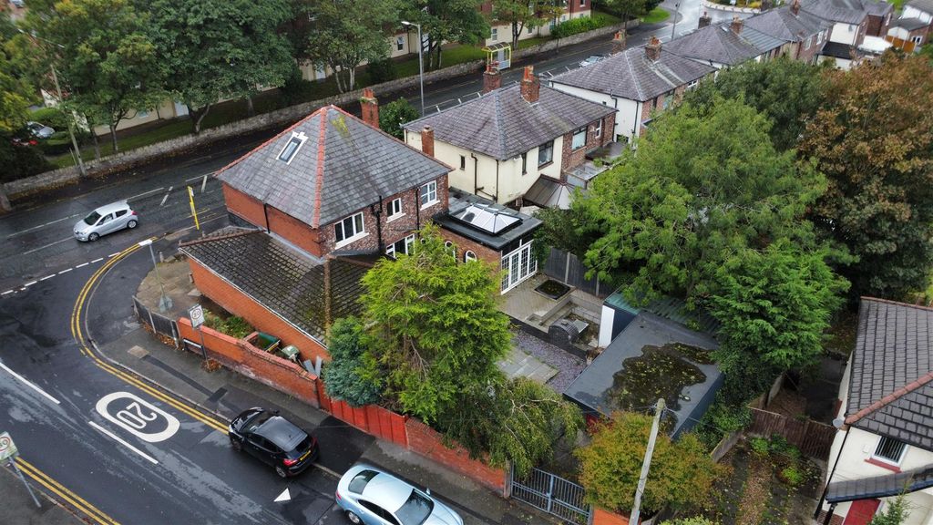 Property photo 3 of 36 Knowsley Road